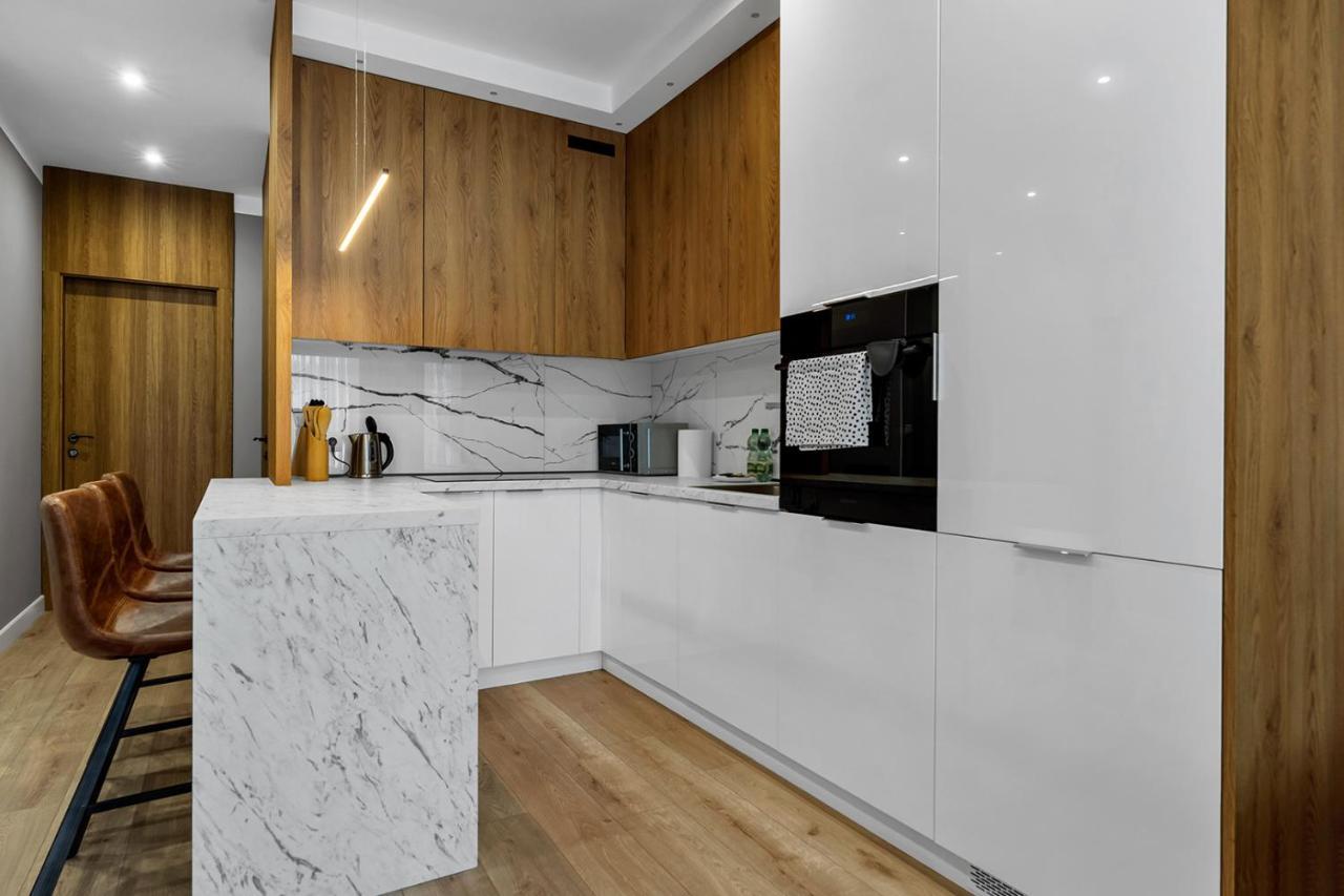 Lotnisko Chopina Modern Apartment Warschau Exterior foto