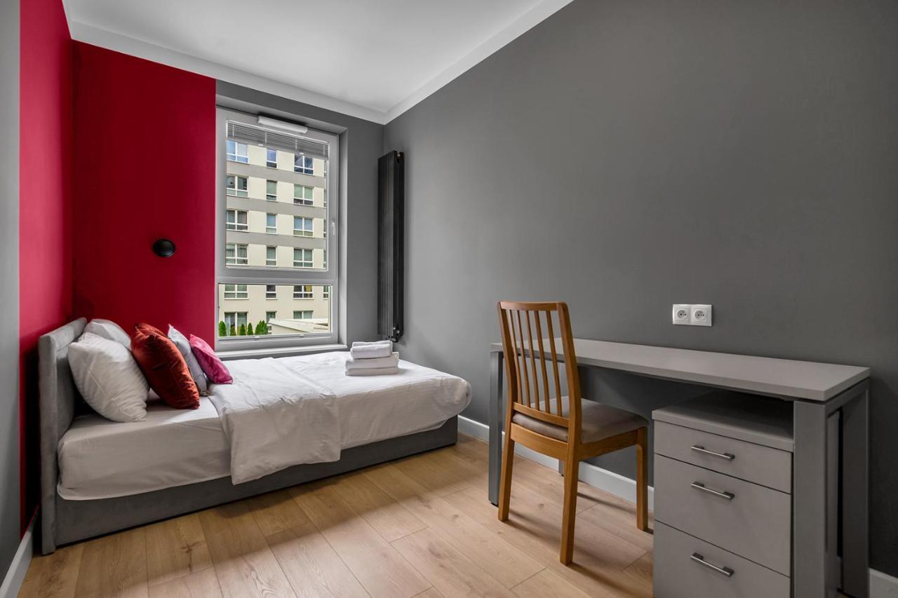Lotnisko Chopina Modern Apartment Warschau Exterior foto