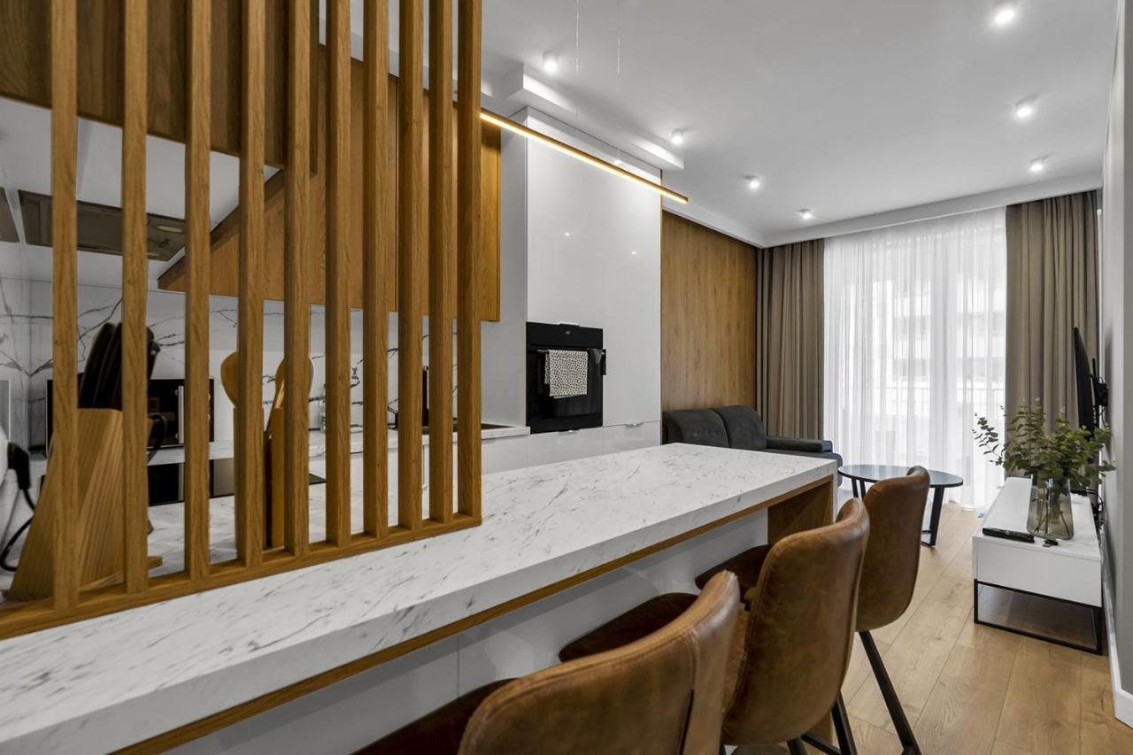Lotnisko Chopina Modern Apartment Warschau Exterior foto